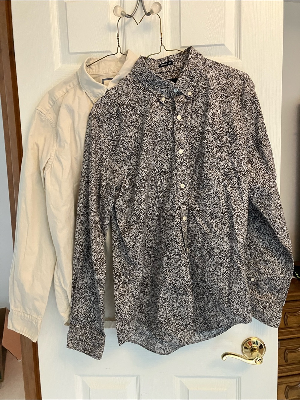 American Eagle Outfitters Men's Black & White Speckled Button-Up Dress Shirt